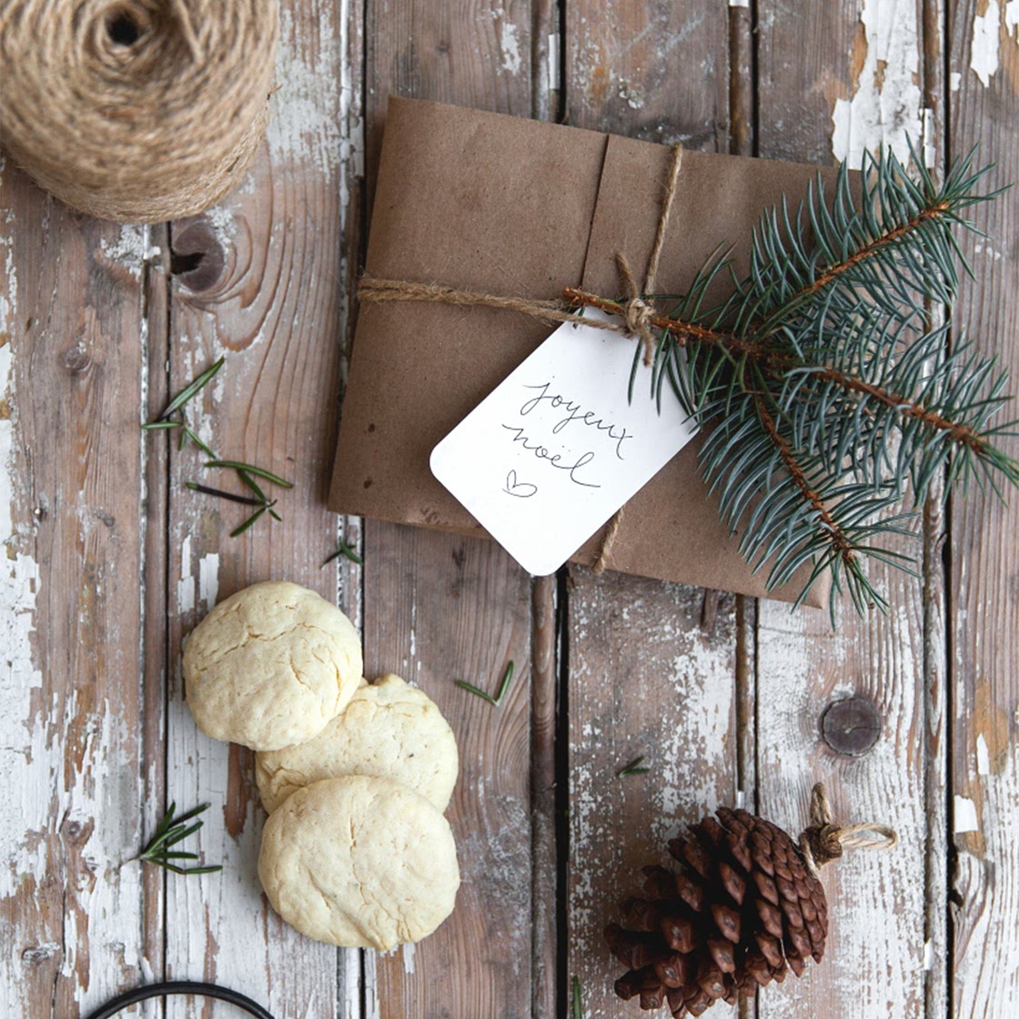 Biscuits au beurre, citron & romarin