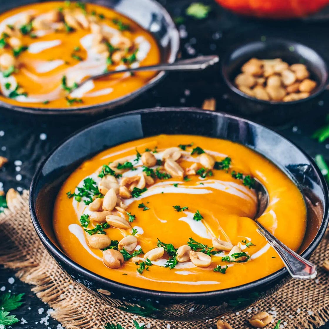 Roasted Pumpkin Soup (creamy, vegan recipe)