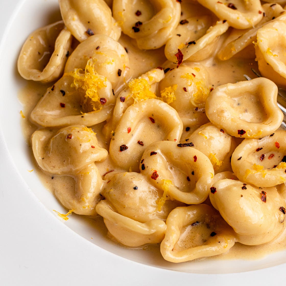 Creamy roast garlic and lemon pasta sauce