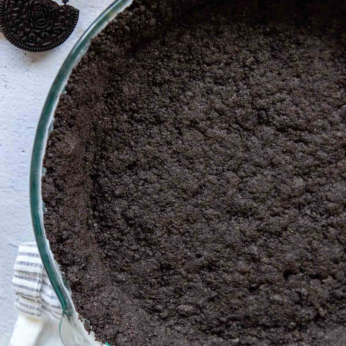Easy Gluten-Free Oreo Crust (Slices Perfectly!)