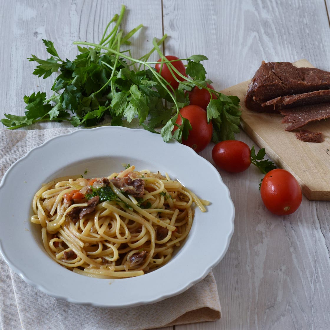 Linguine con Pomodorini e Tonno salato