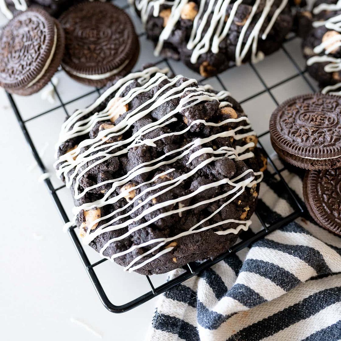Peanut Butter Oreo Cookies (Parent Trap Cookies)