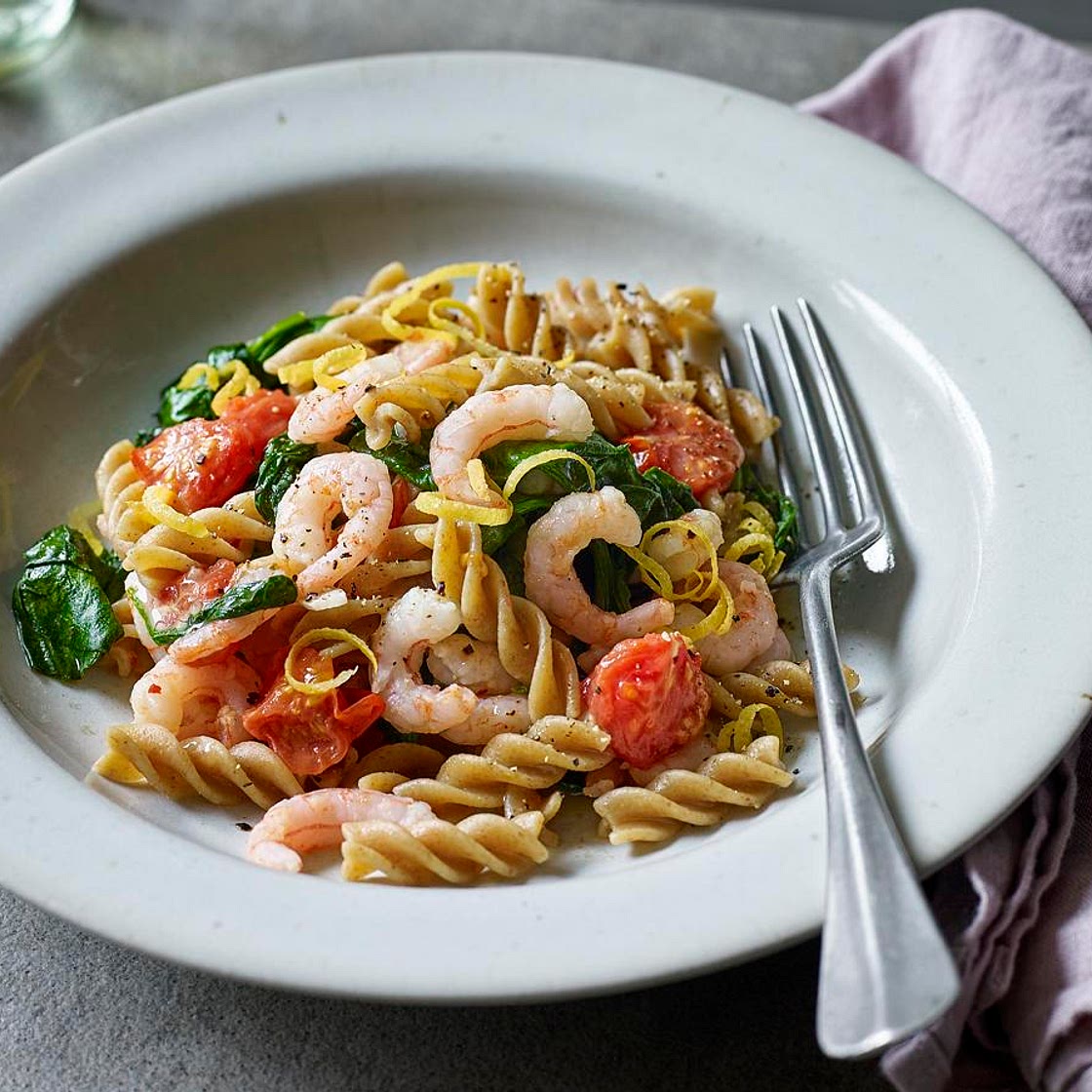 One pot prawn, spinach and tomato pasta