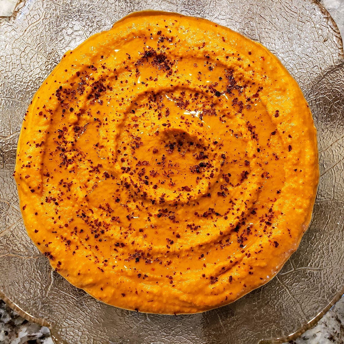 Roasted red pepper hummus