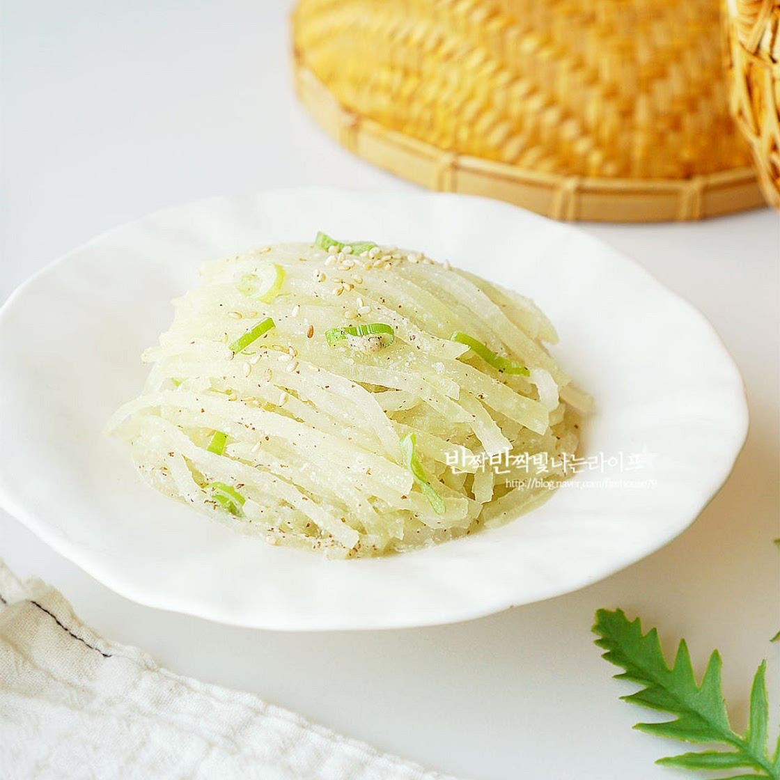 들깨 무나물볶음 무나물 만드는법 무채나물