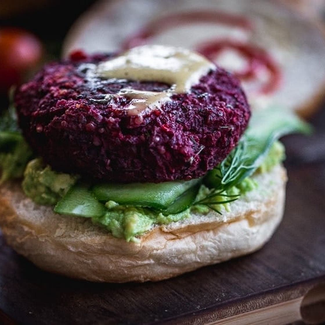 VEGAN BEETROOT QUINOA BURGER