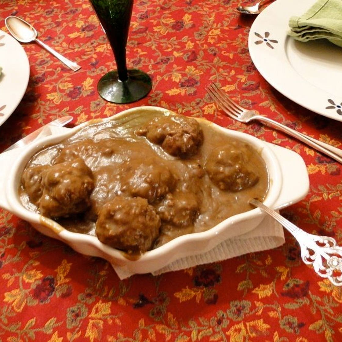 Mom's Norwegian Meatballs with Gravy (Kjøttkaker med brunsaus)