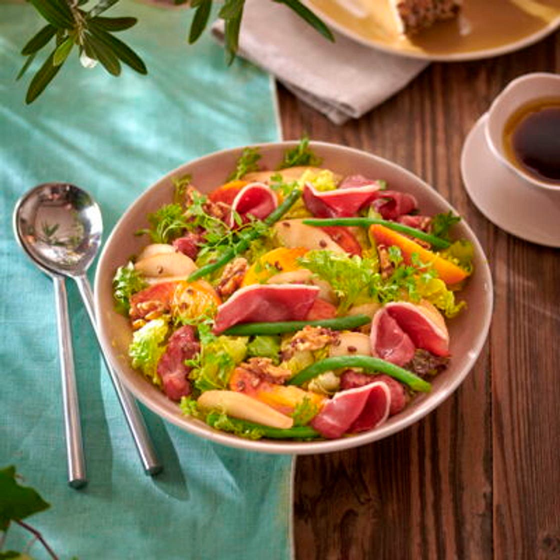 Assiette du Sud-Ouest aux poires et magret fumé