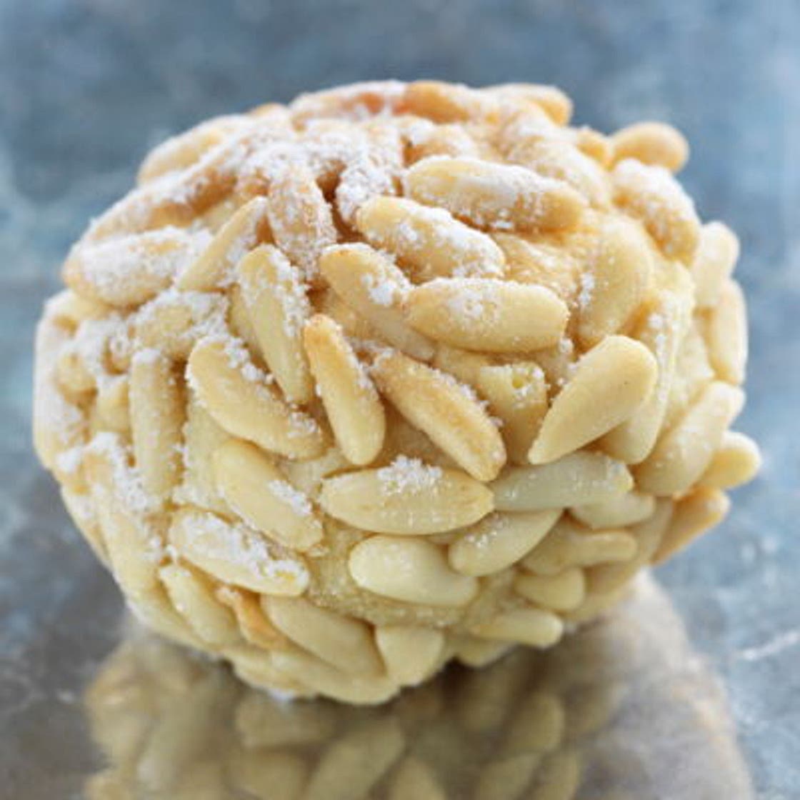 Pâtisserie algérienne aux pignons de pin