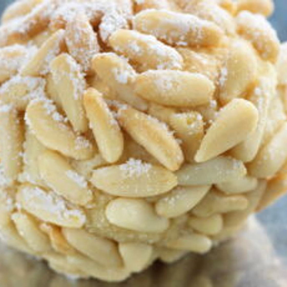 Pâtisserie algérienne aux pignons de pin