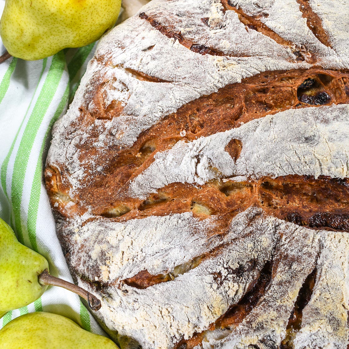 Pear Bread with Raisins and Blue Cheese