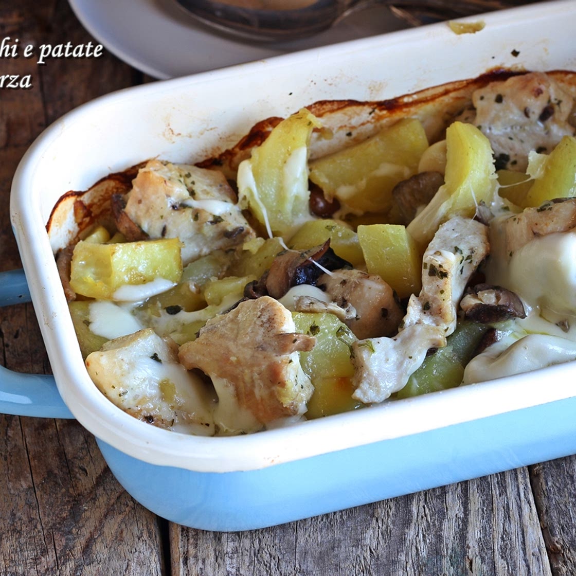 Pollo funghi e patate al forno