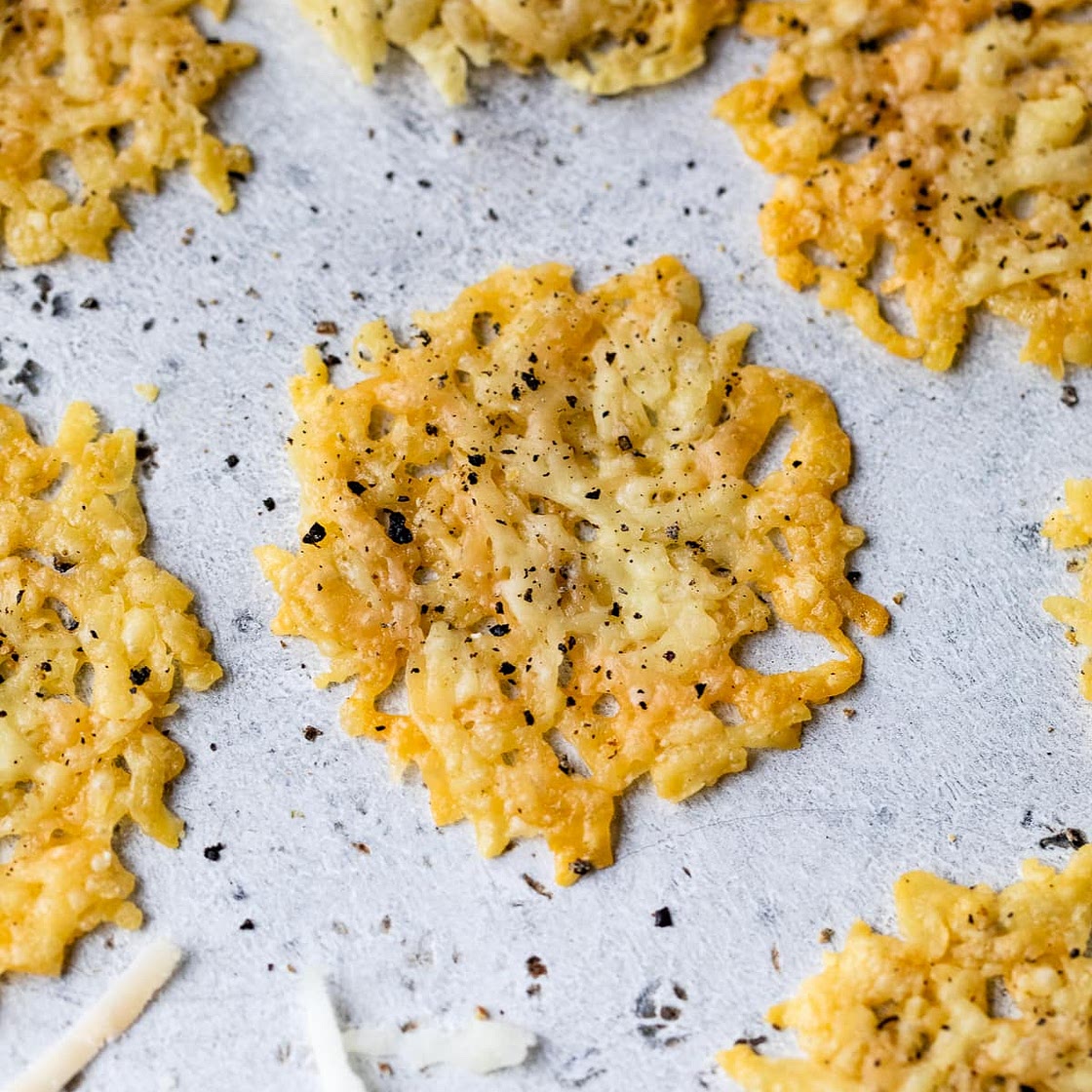 Cacio e Pepe Cheese Crisps