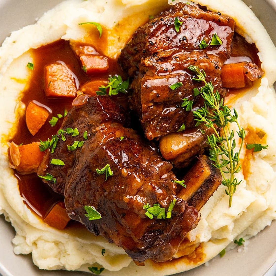 Instant Pot Beef Short Ribs With Garlic & Wine