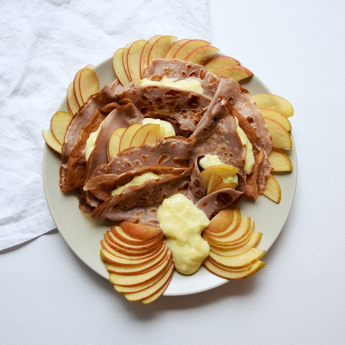 Crêpes mit Puddingfüllung und Lattella