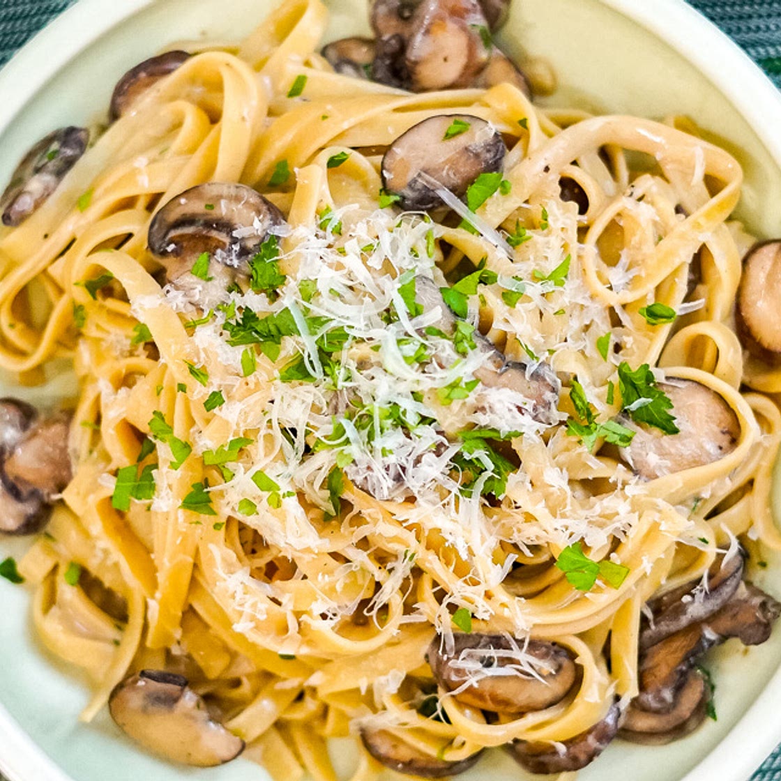 Vegan Mushroom Sauce (Easy & Quick)