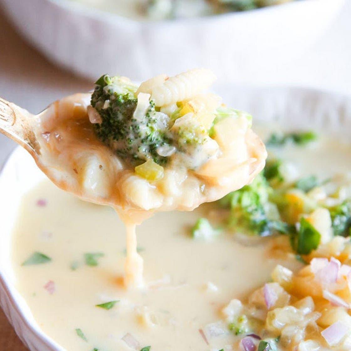 Broccoli-Cheddar Macaroni Soup