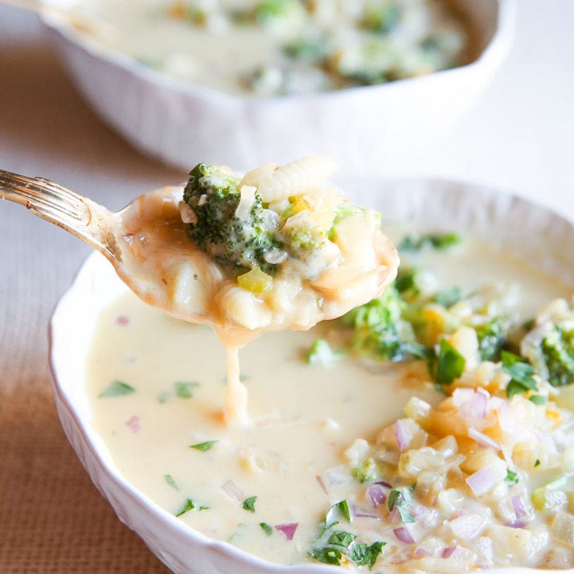 Broccoli-Cheddar Macaroni Soup