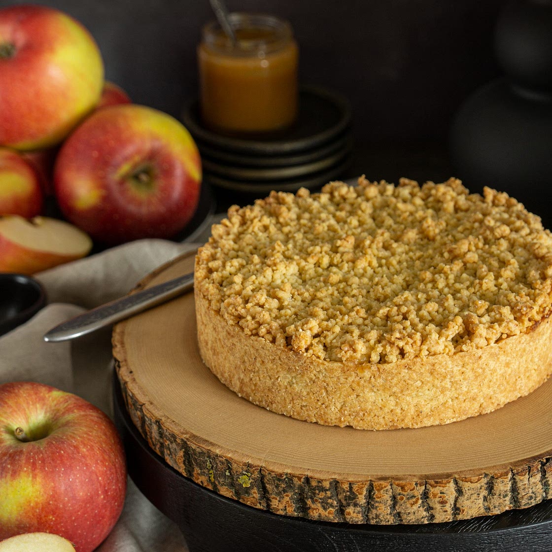 Caramel Apple Crumb Pie