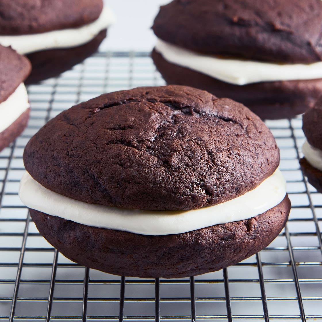 Whoopie Pies With Whipped Marshmallow Filling
