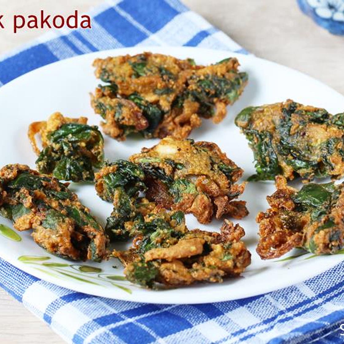 Palak pakoda (Spinach pakora)