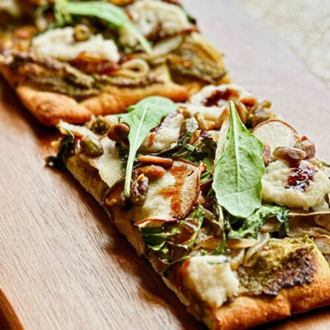 Pear and pistachio pizza