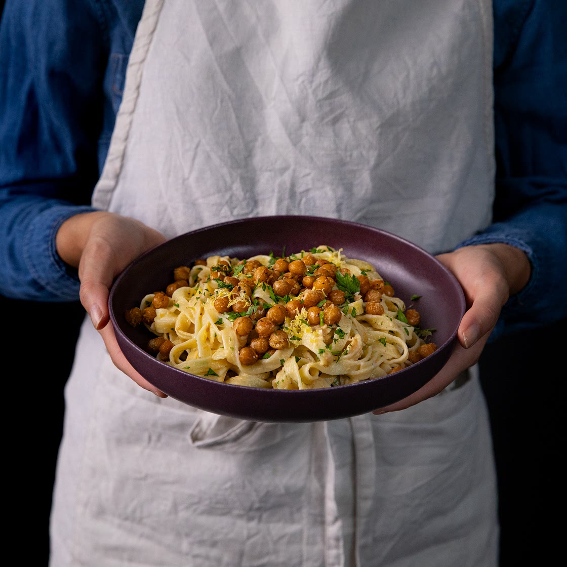 5-ingredient lemony chickpea and tahini tagliatelle