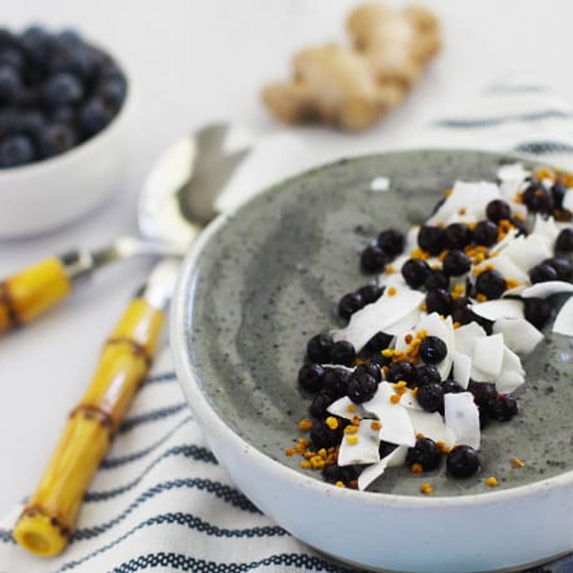 Almond Ginger Blueberry Anti-Inflammatory Smoothie Bowl (gluten-free + vegan)