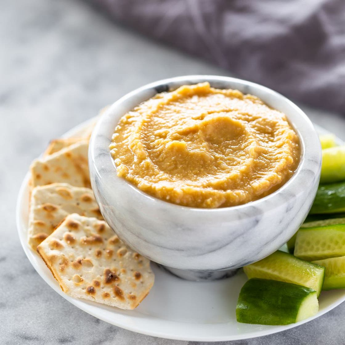 Oil-Free, Tahini-Free Low-Fat Hummus