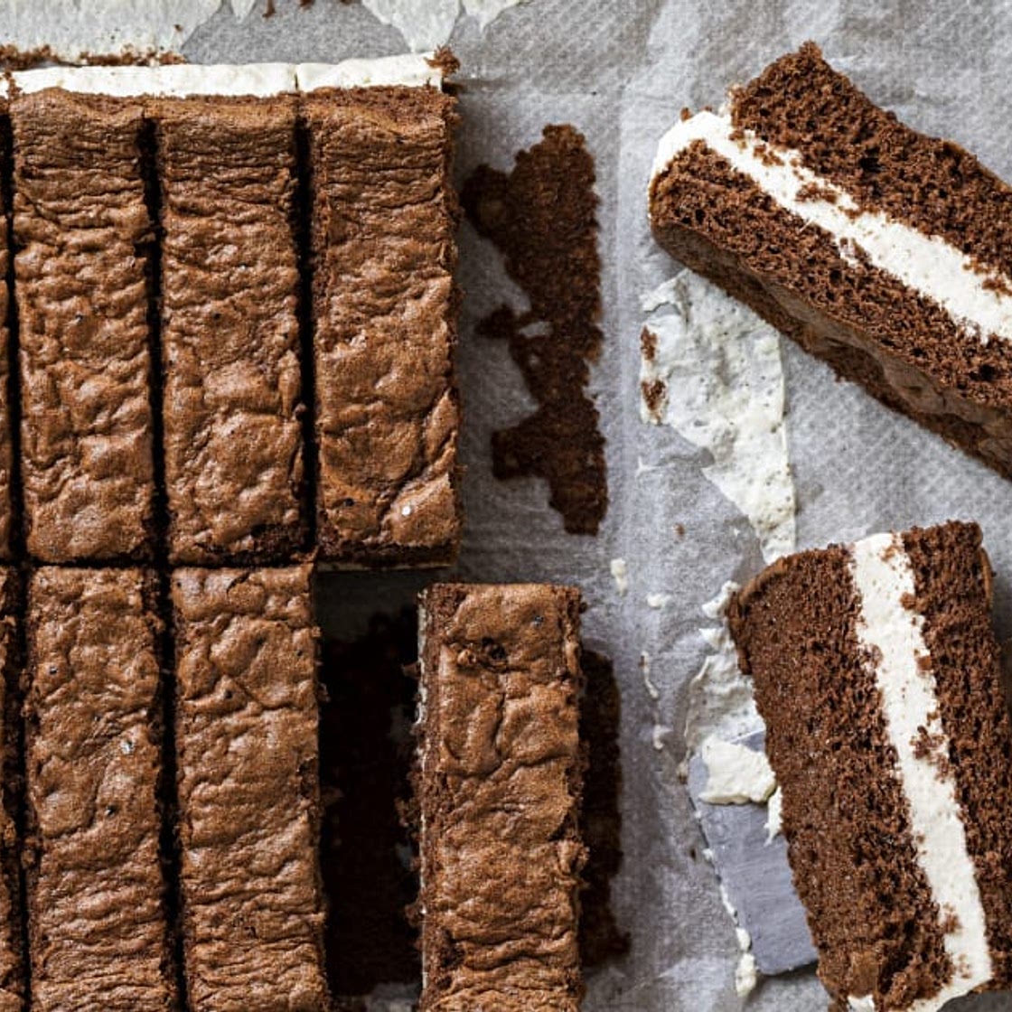 Milchschnitte mit Magerquark-Honig-Füllung