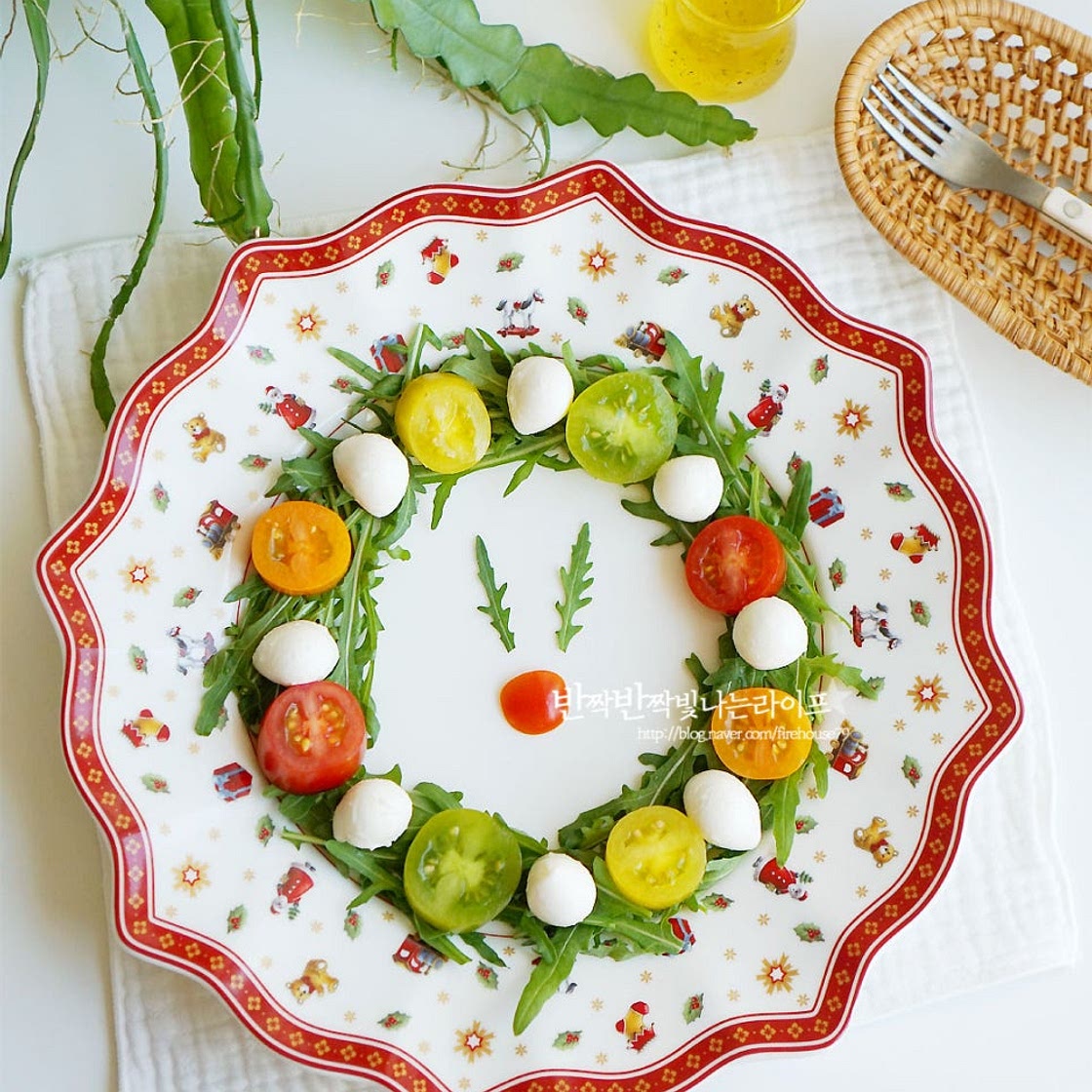 방울 토마토 루꼴라 샐러드 보코치니 치즈 곁들인 리스샐러드