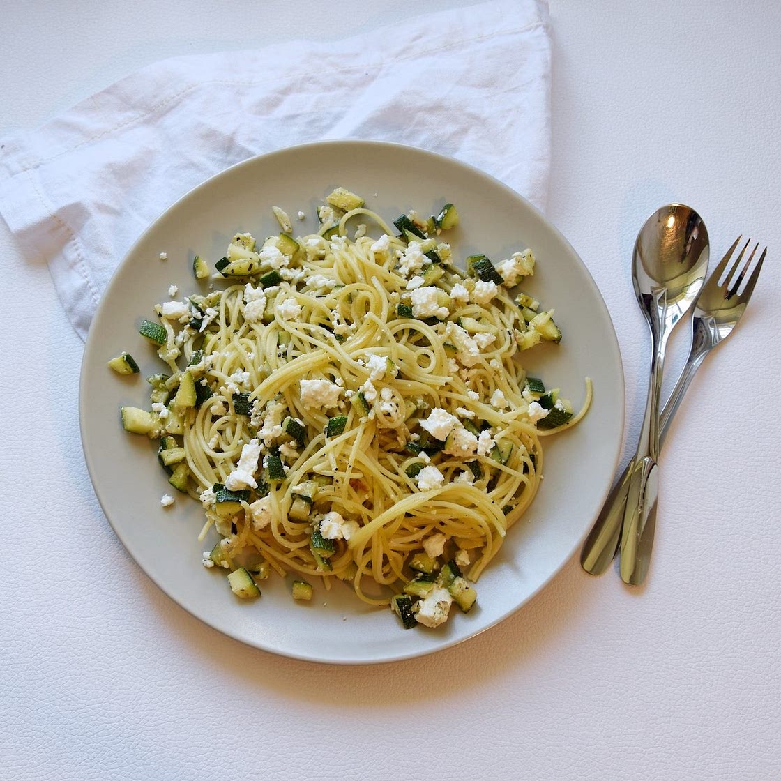 Zucchini-Feta-Spaghetti