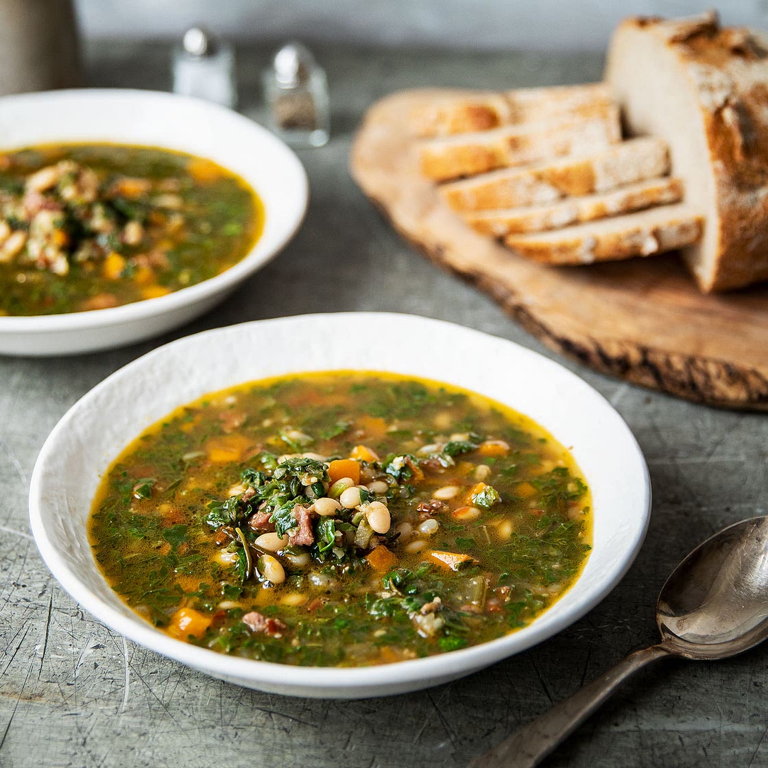 Spinach and white bean soup