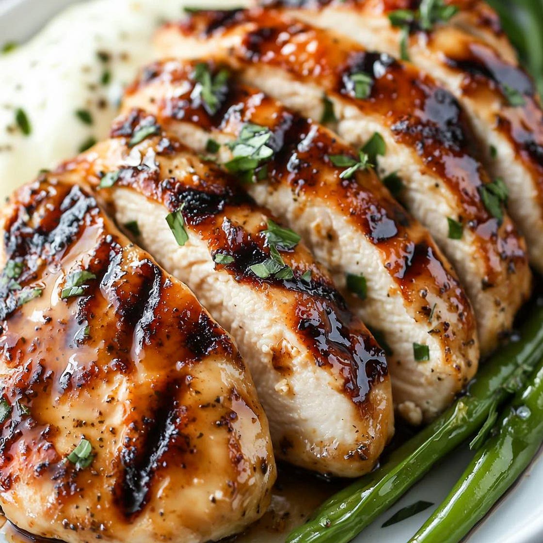 Balsamic Baked Chicken Breast: A Delicious and Easy Recipe for Dinner