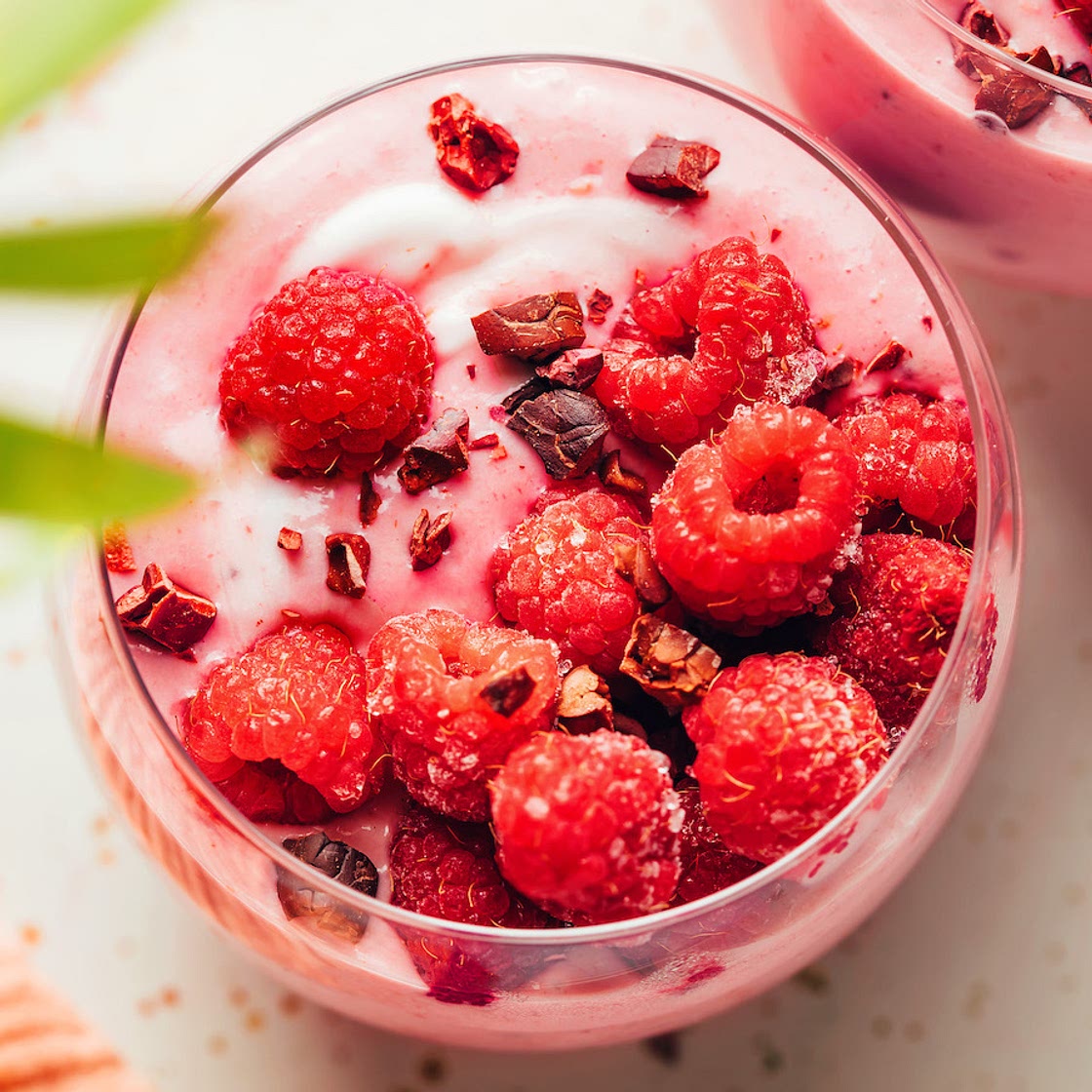 Creamy Raspberry Chip Smoothie (5 Minutes!)