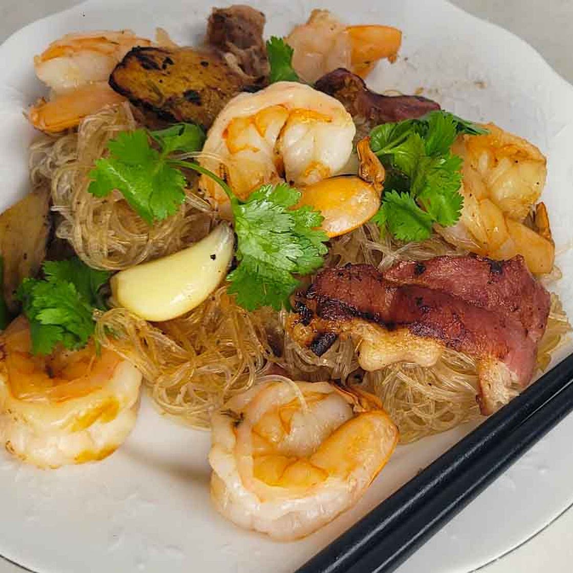 Thai-Moms-Ginger-Shrimp-and-Glass-Noodles-Recipe-Goong-Ob-Woonsen