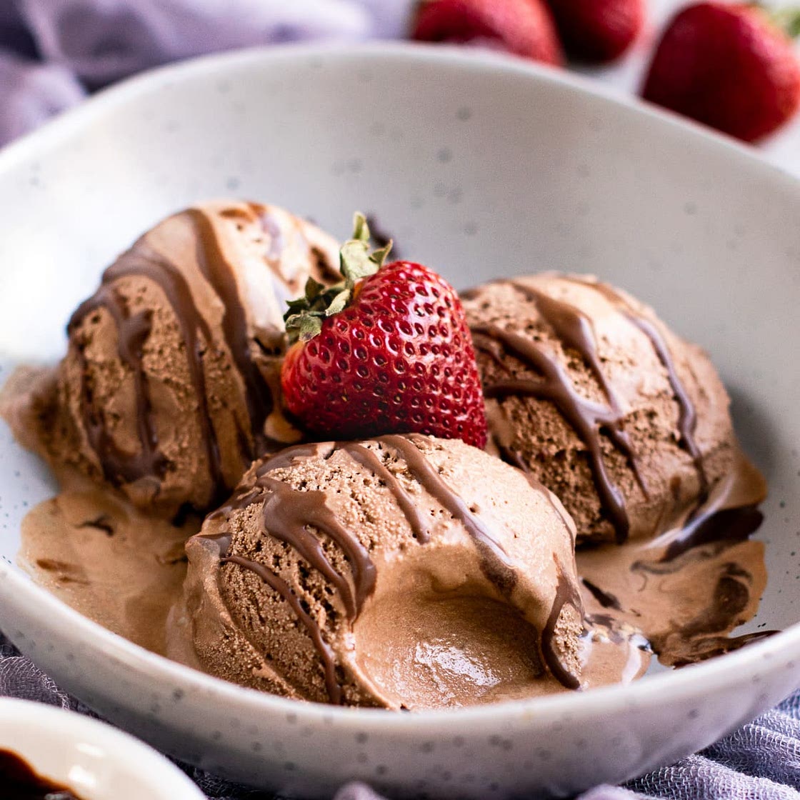 Easy Homemade Chocolate Ice Cream