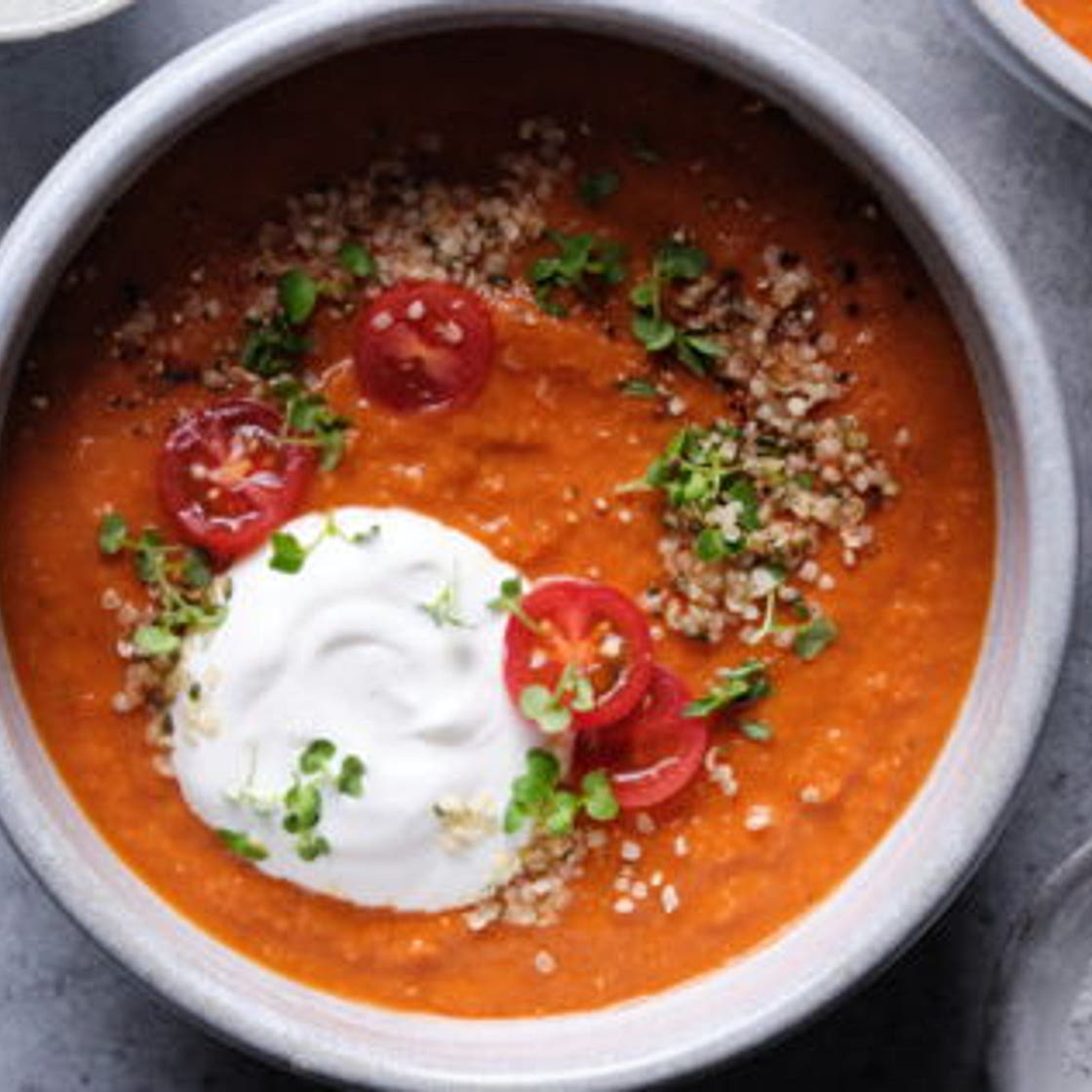 Soupe de poivrons rouges rôtis