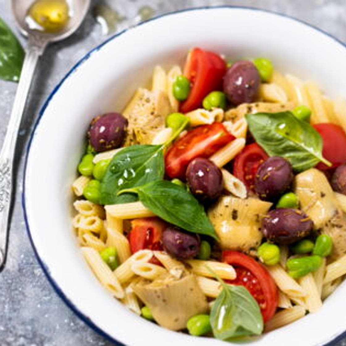 Salade de pâtes aux artichauts tomate févettes et olives