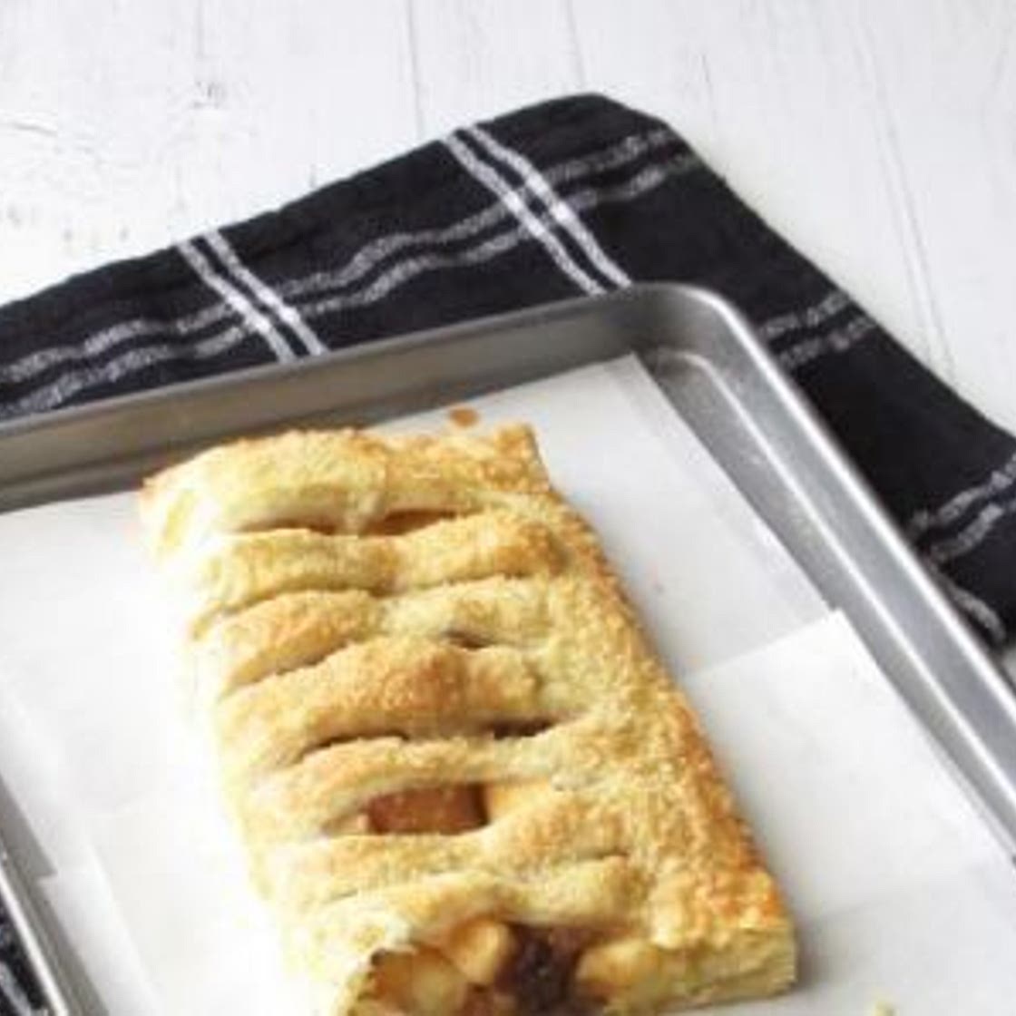 Flaky Apple Strudel