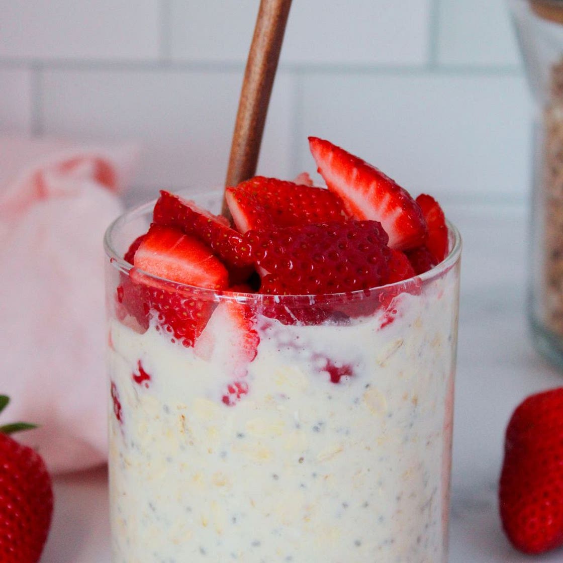 Strawberry Cheesecake Overnight Oats
