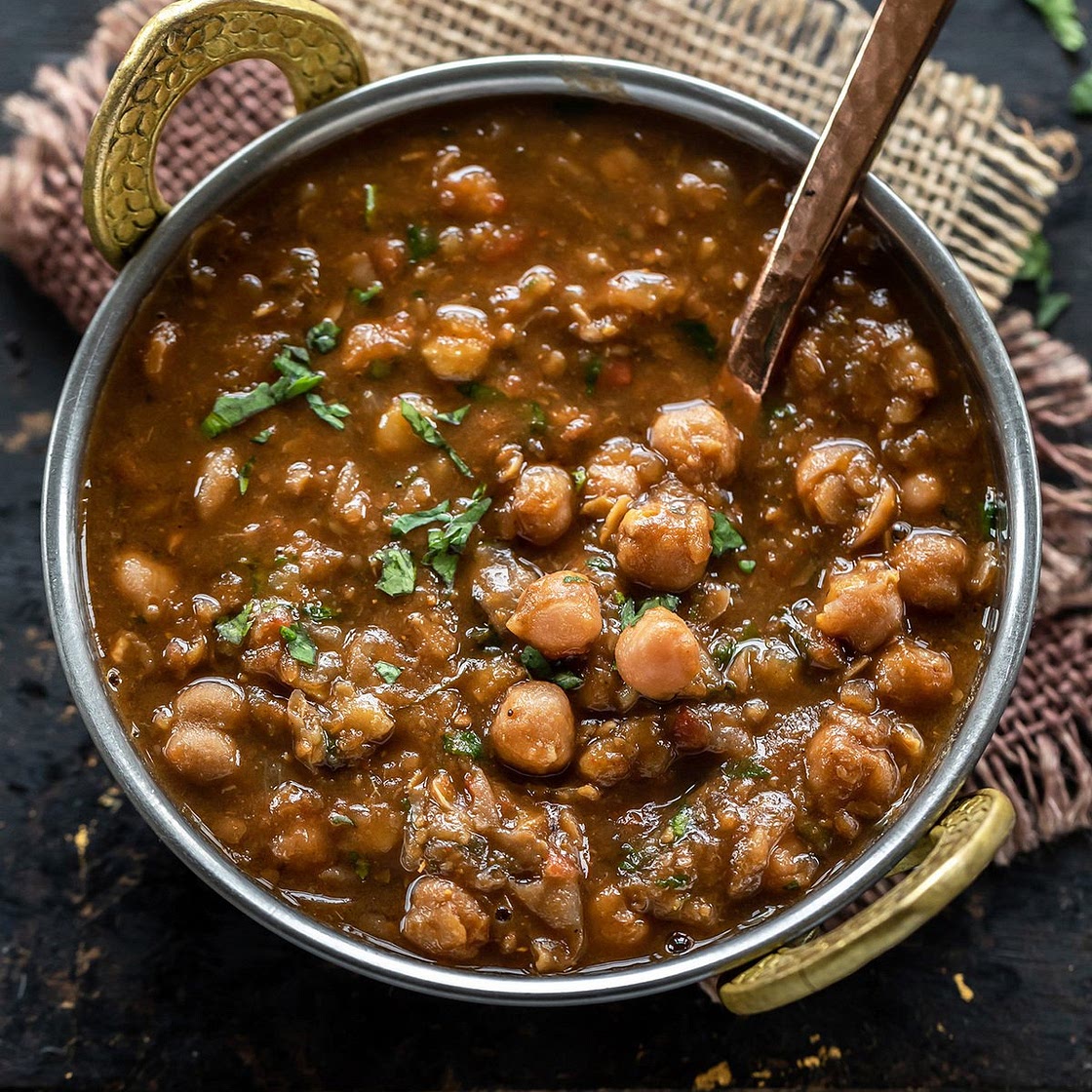 Chole Recipe (Punjabi Chole Masala)