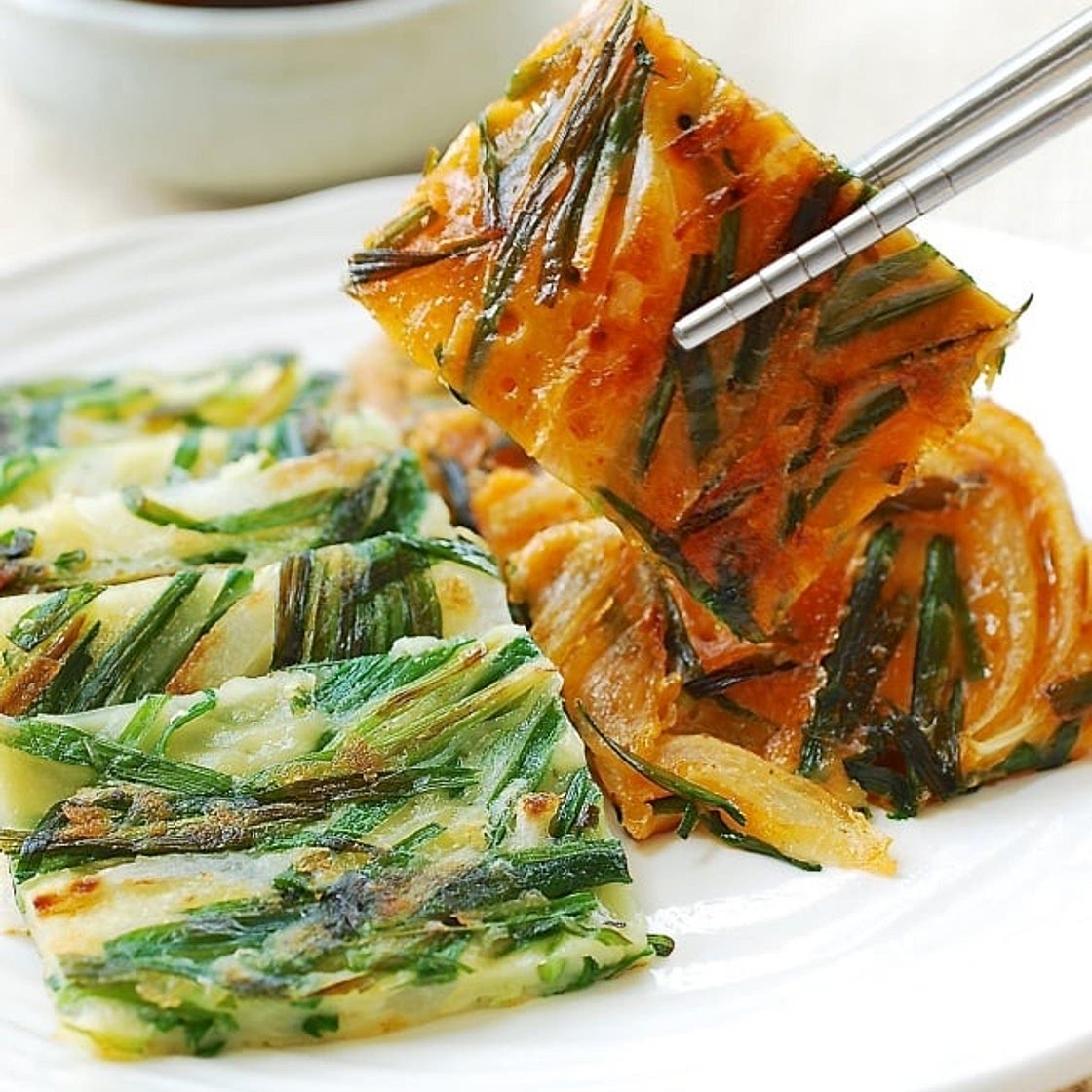 Buchjeon (Garlic Chive Pancakes)