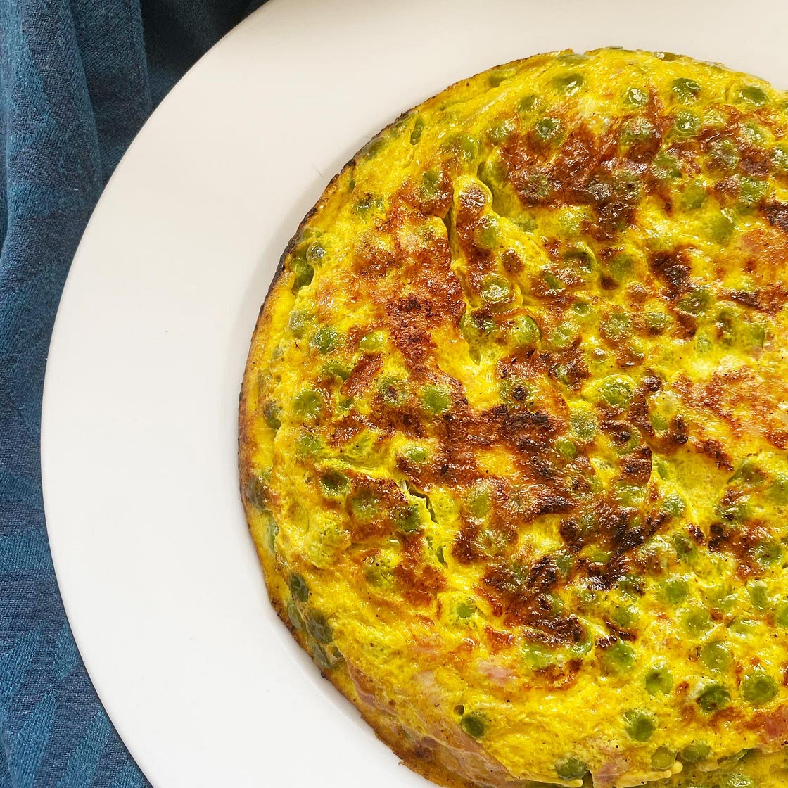 Italian frittata with peas