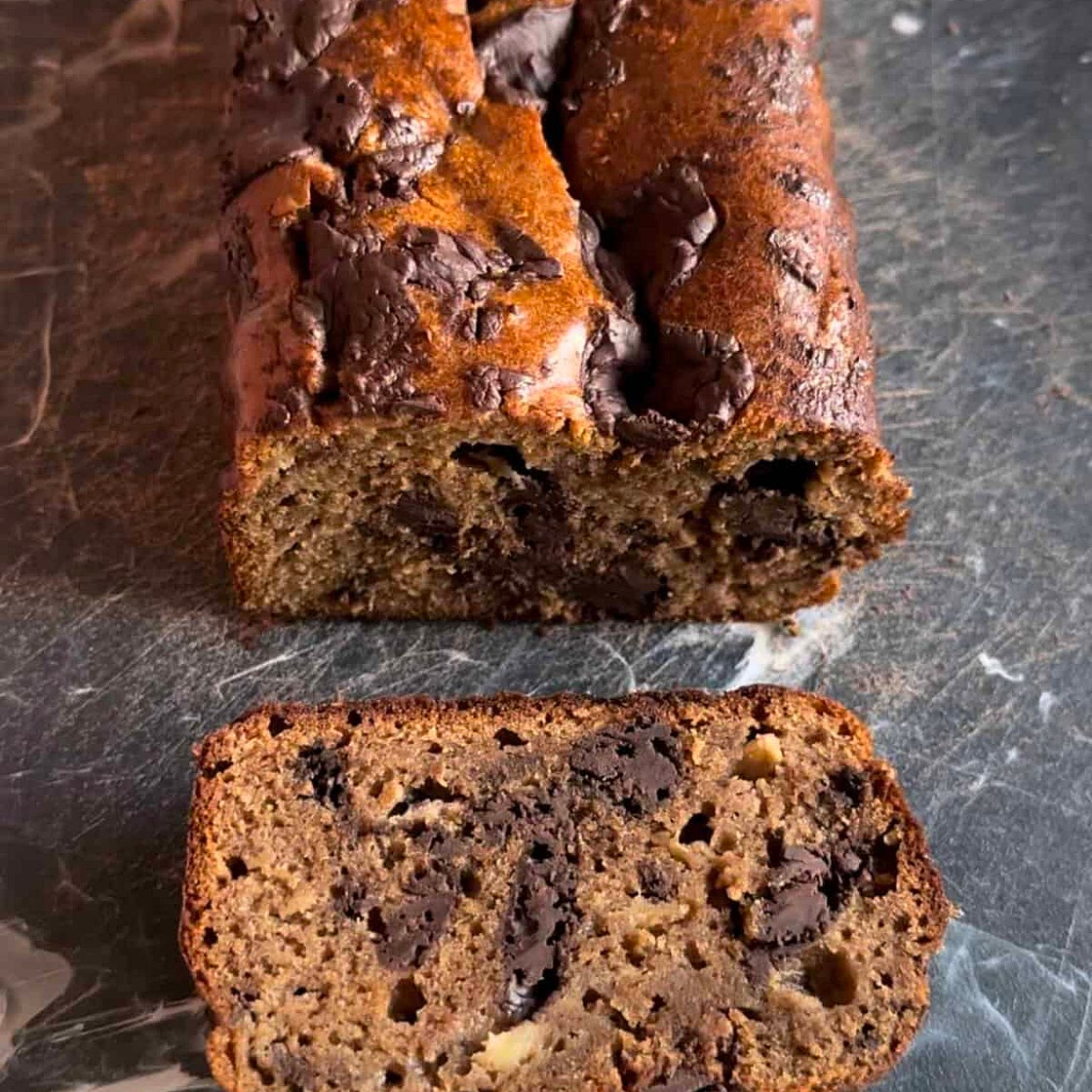 Flourless Peanut Butter Chocolate Chunk Banana Bread (6 Ingredients)