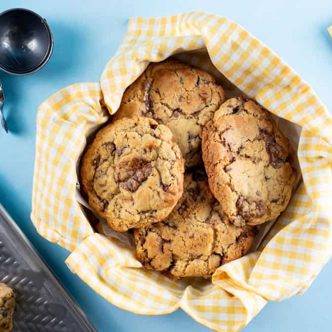 Easy Chunky Stuffed Chocolate Mars Bar Cookies