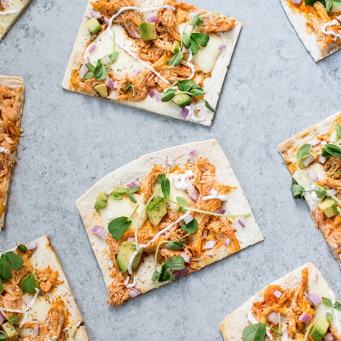 Skinny Buffalo Chicken Flatbread Pizza
