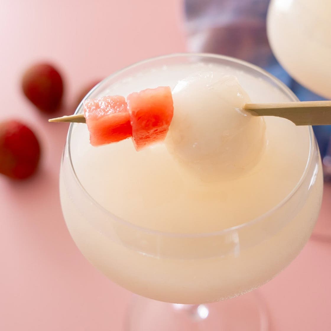 easy and refreshing lychee drink (mocktail)
