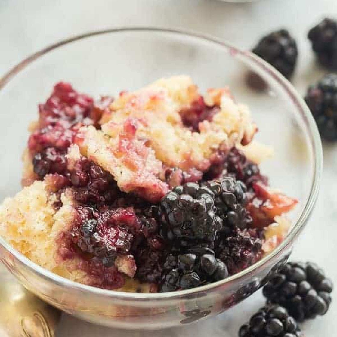 Crockpot Blackberry Cobbler
