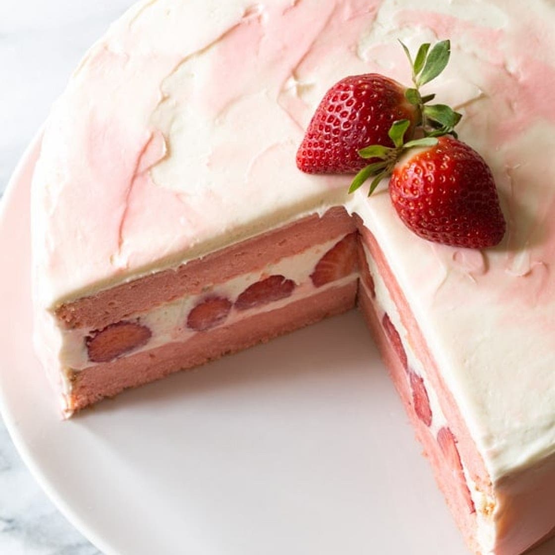 Fresh Strawberry Lemonade Cake
